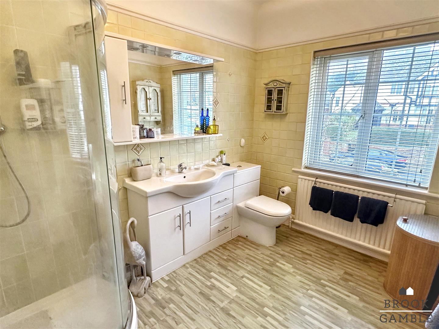 4 Bedroom House - Detached. Le Brun Road in Eastbourne, 24